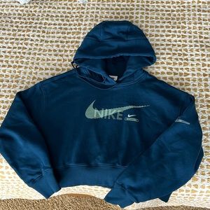 Cropped Nike Hoodie